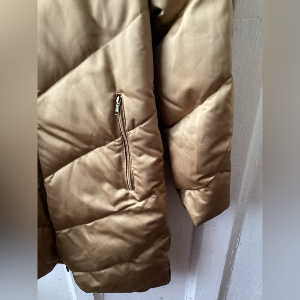 Vintage Moncler Ladies Puffer Coat - Picture 3 of 13
